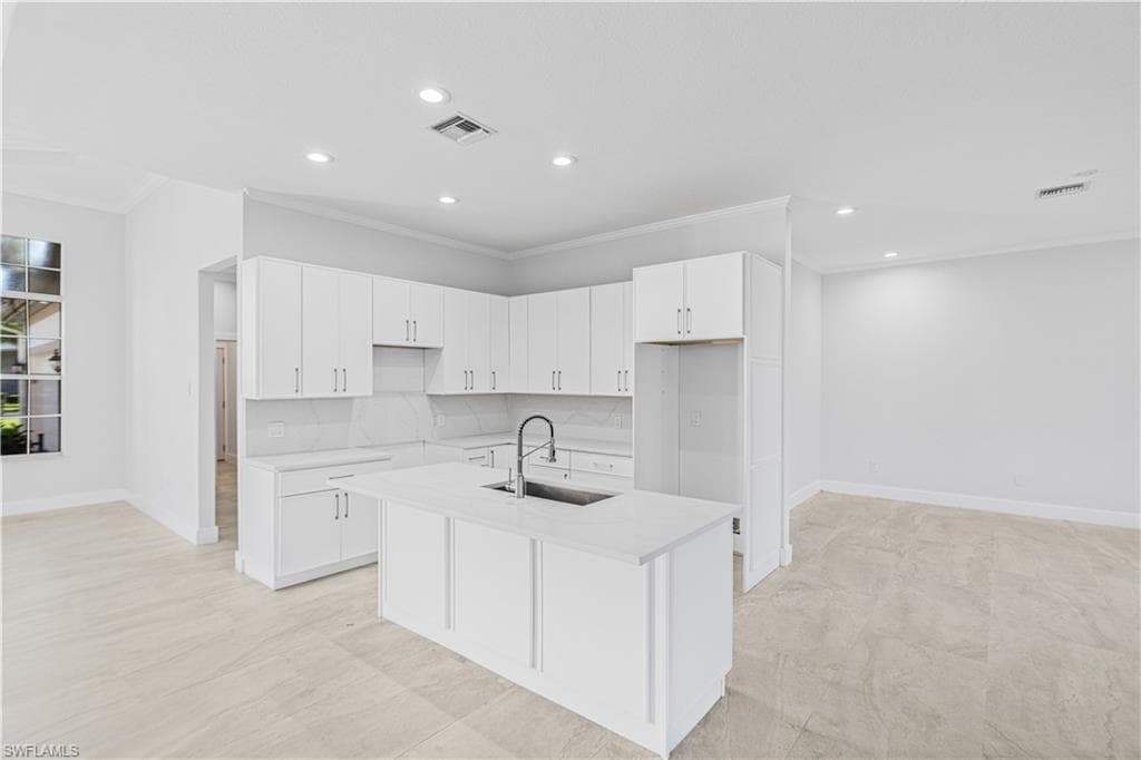 11105 Sea Tropic LN, FORT MYERS FL 33908-15