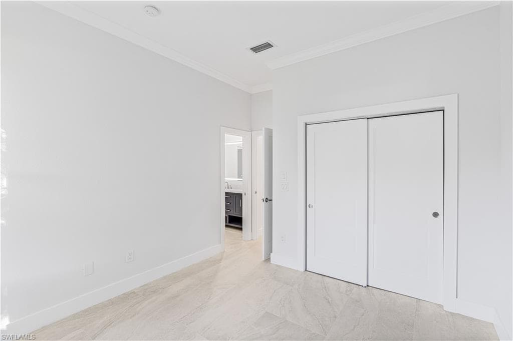 11105 Sea Tropic LN, FORT MYERS FL 33908-25