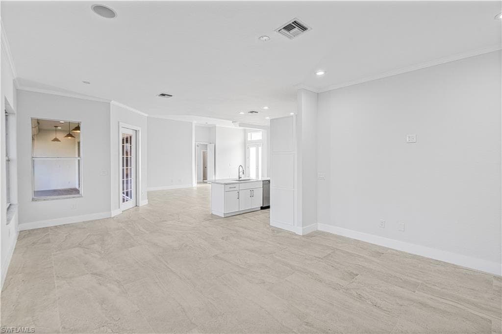 11105 Sea Tropic LN, FORT MYERS FL 33908-19