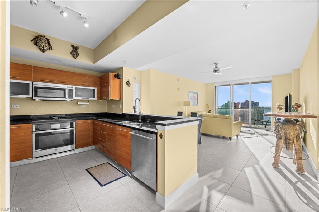 3000 Oasis Grand BLVD # 2702, FORT MYERS FL 33916-12