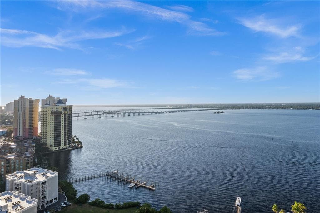 3000 Oasis Grand BLVD # 2702, FORT MYERS FL 33916-8