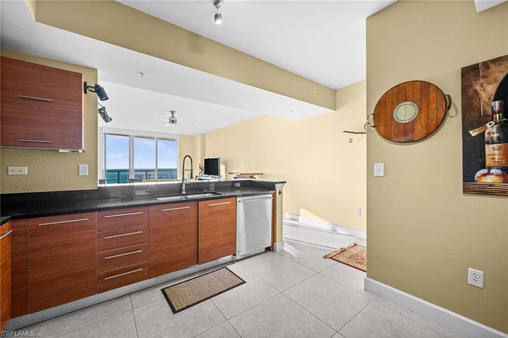 3000 Oasis Grand BLVD # 2702, FORT MYERS FL 33916-14