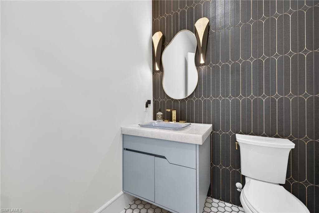 3956 Isla Ciudad CT, NAPLES FL 34109-22