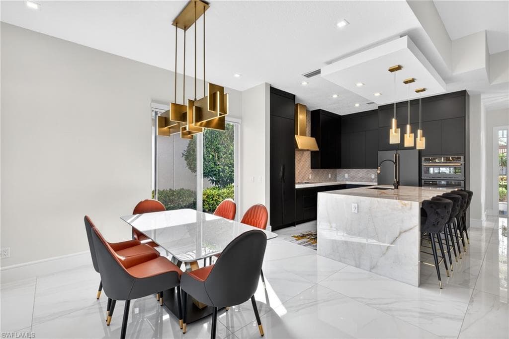 3956 Isla Ciudad CT, NAPLES FL 34109-12