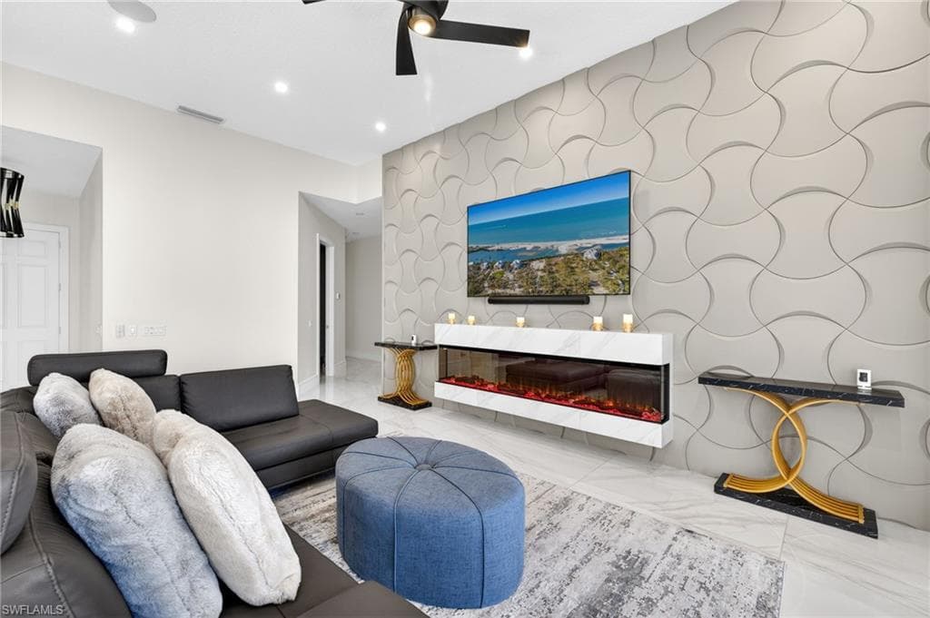 3956 Isla Ciudad CT, NAPLES FL 34109-8