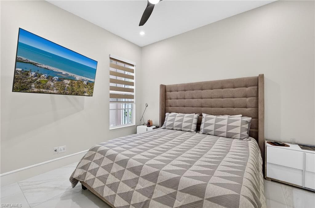 3956 Isla Ciudad CT, NAPLES FL 34109-23