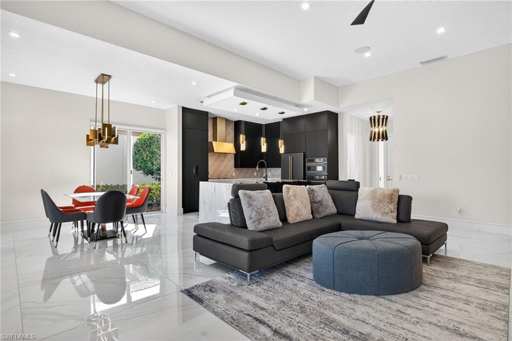 3956 Isla Ciudad CT, NAPLES FL 34109-13