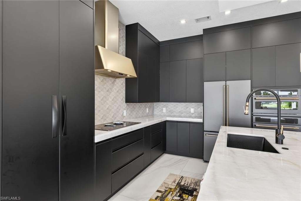 3956 Isla Ciudad CT, NAPLES FL 34109-3