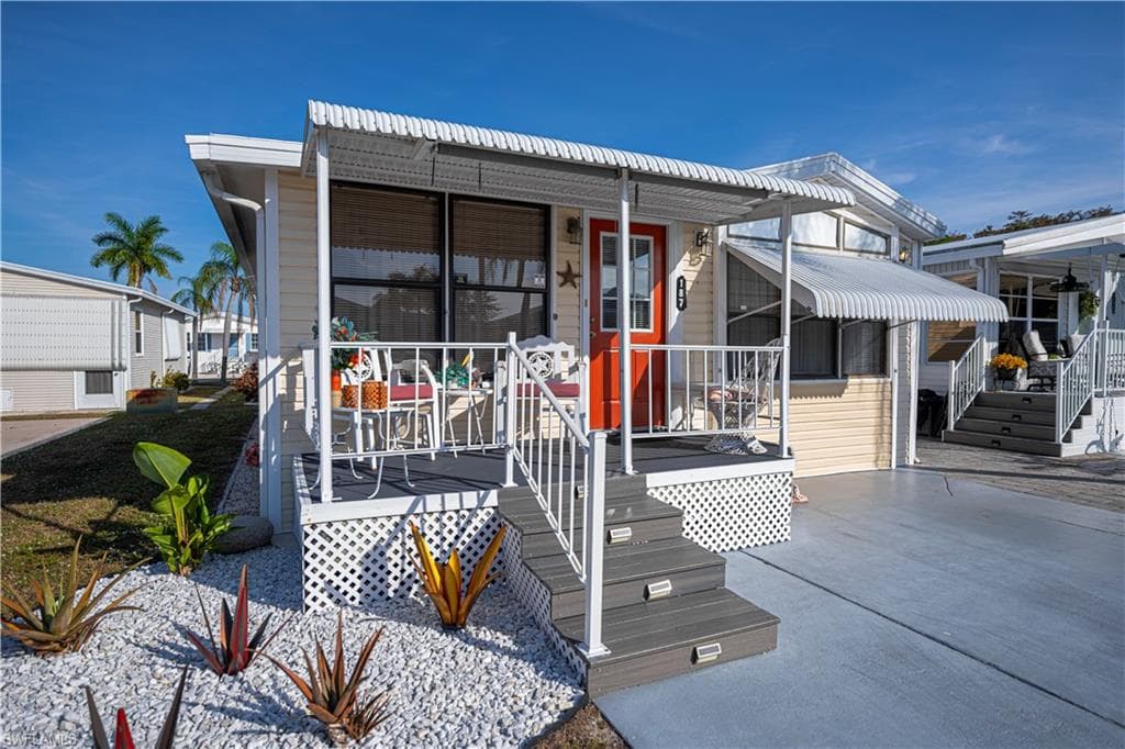 187 Ramble DR, NORTH FORT MYERS FL 33903-1