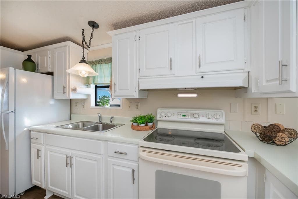 187 Ramble DR, NORTH FORT MYERS FL 33903-15