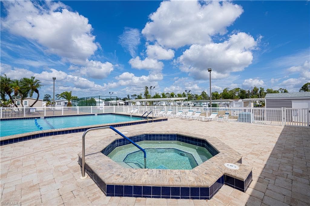 187 Ramble DR, NORTH FORT MYERS FL 33903-36