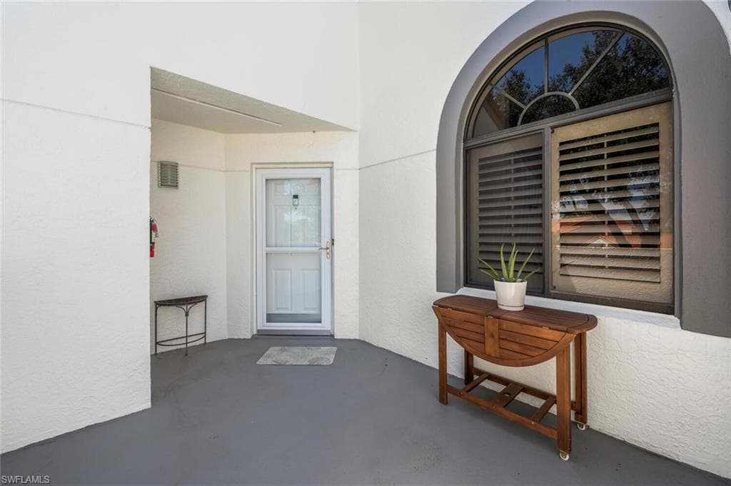 559 Beachwalk CIR # U202, NAPLES FL 34108-26