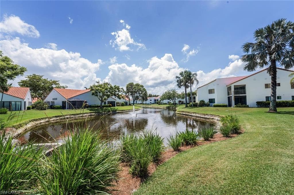 559 Beachwalk CIR # U202, NAPLES FL 34108-21