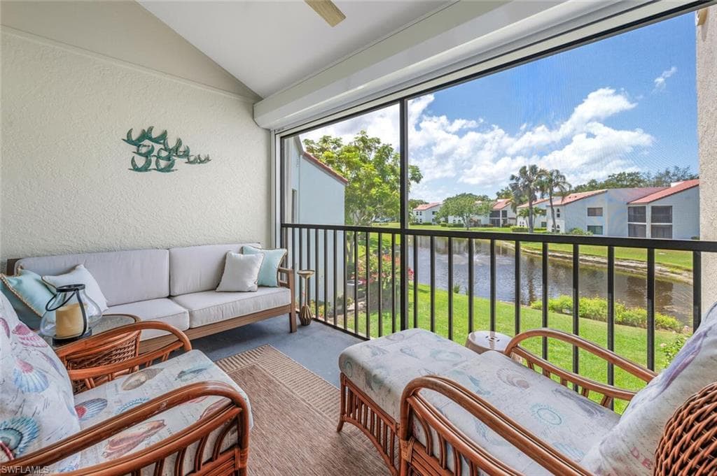 559 Beachwalk CIR # U202, NAPLES FL 34108-19