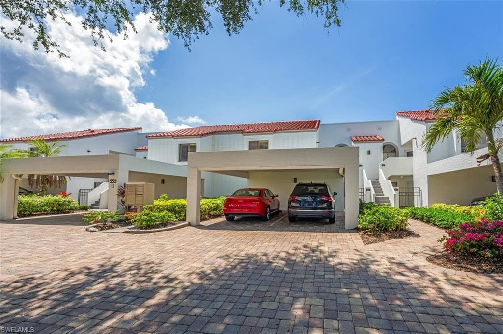 559 Beachwalk CIR # U202, NAPLES FL 34108-23