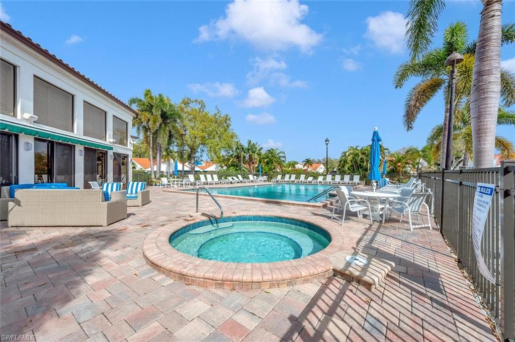 559 Beachwalk CIR # U202, NAPLES FL 34108-32
