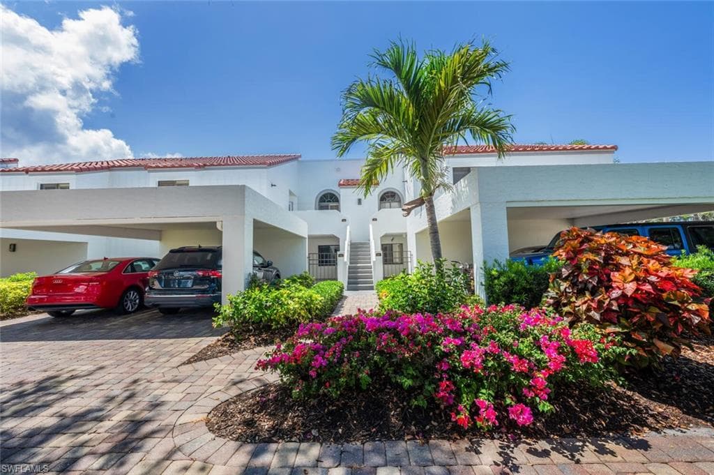 559 Beachwalk CIR # U202, NAPLES FL 34108-24