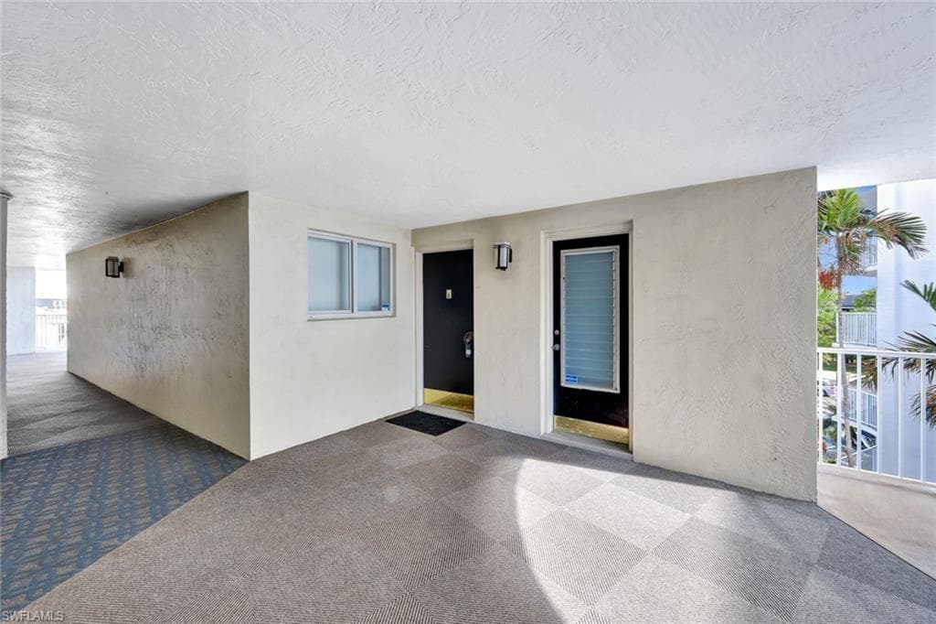 1300 Gulf Shore BLVD N # 407, NAPLES FL 34102-1