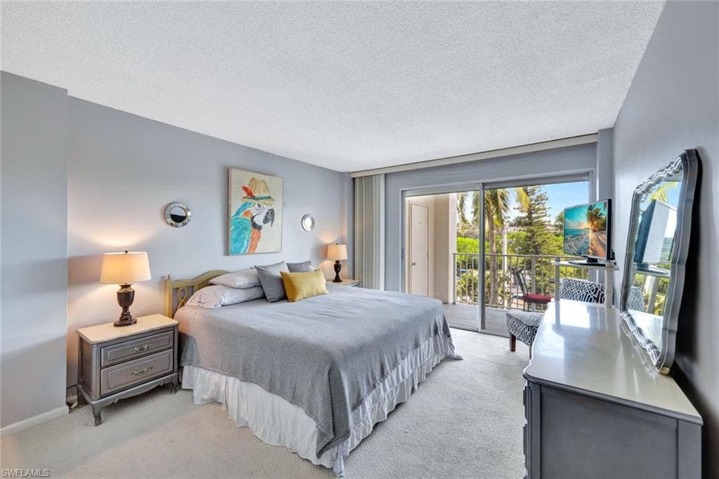 1300 Gulf Shore BLVD N # 407, NAPLES FL 34102-10