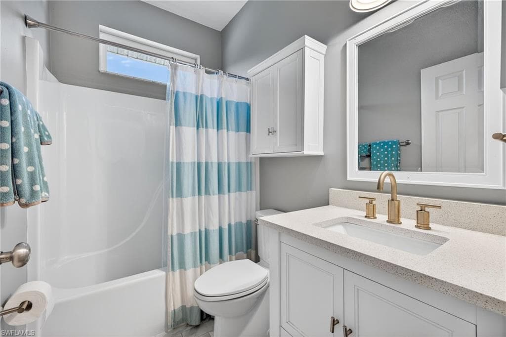 495 E Lake RD, SANIBEL FL 33957-22