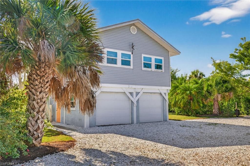 495 E Lake RD, SANIBEL FL 33957-1