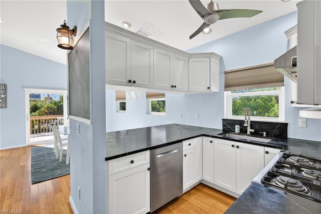 495 E Lake RD, SANIBEL FL 33957-12