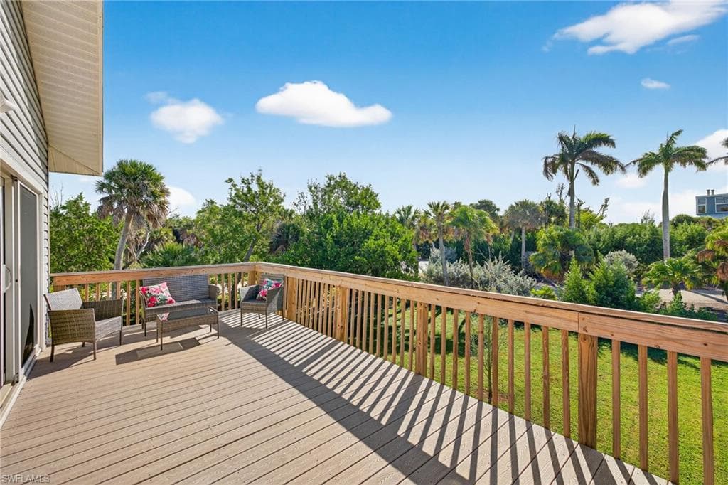 495 E Lake RD, SANIBEL FL 33957-8