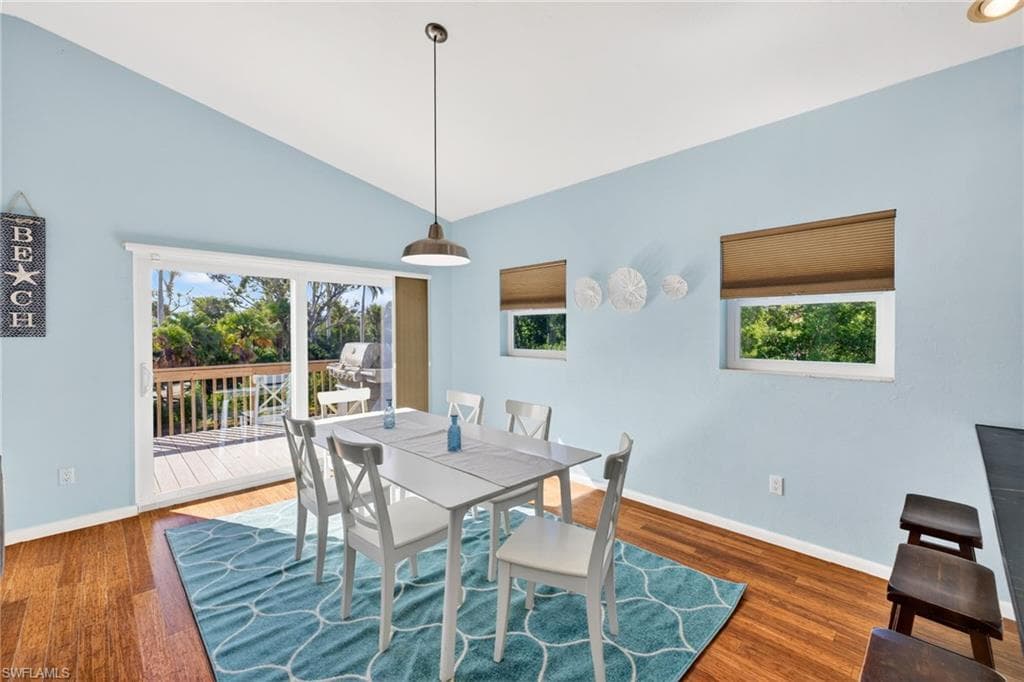 495 E Lake RD, SANIBEL FL 33957-9