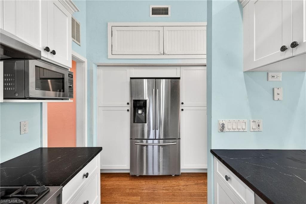 495 E Lake RD, SANIBEL FL 33957-14