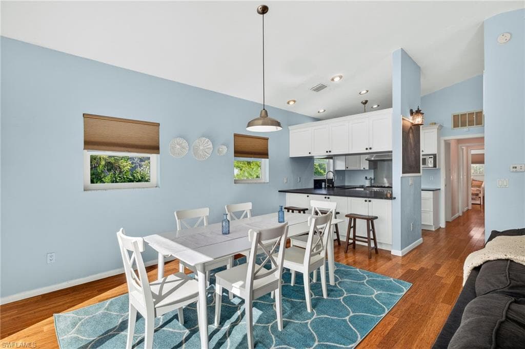495 E Lake RD, SANIBEL FL 33957-10