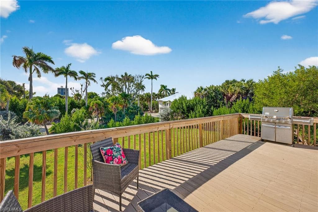 495 E Lake RD, SANIBEL FL 33957-7