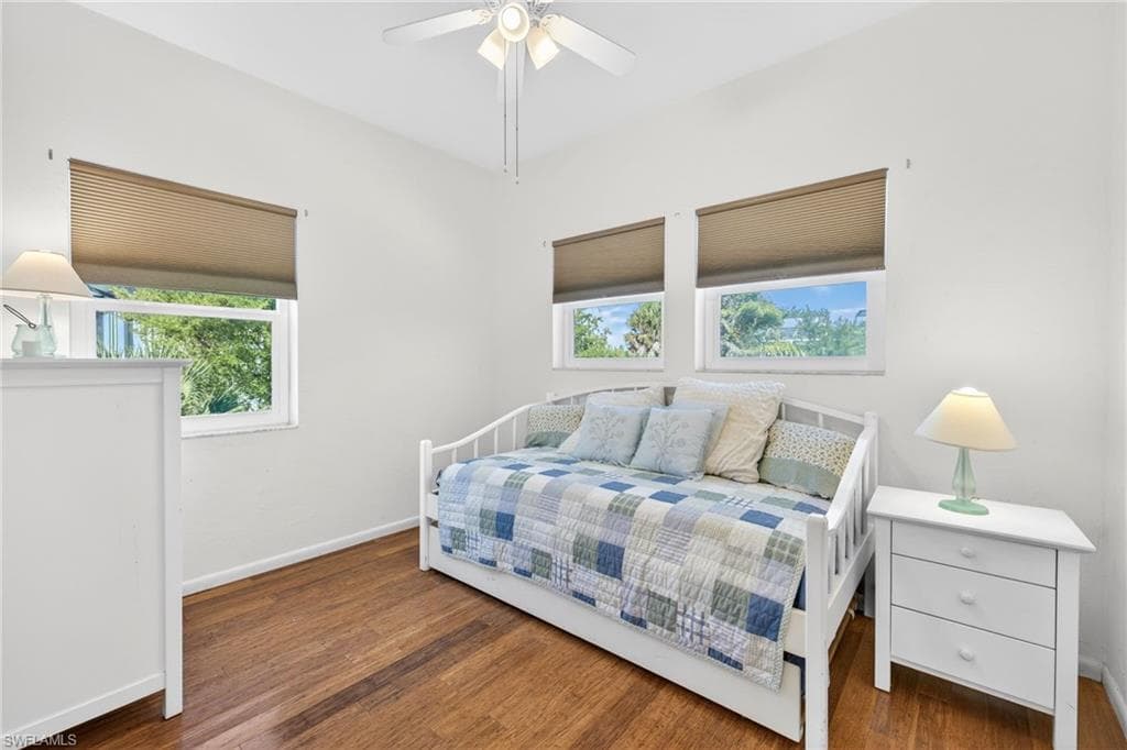 495 E Lake RD, SANIBEL FL 33957-20