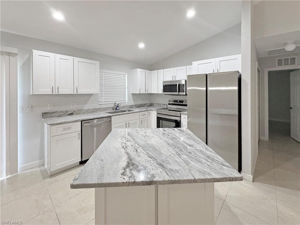 210 Manatee ST, FORT MYERS FL 33913-6