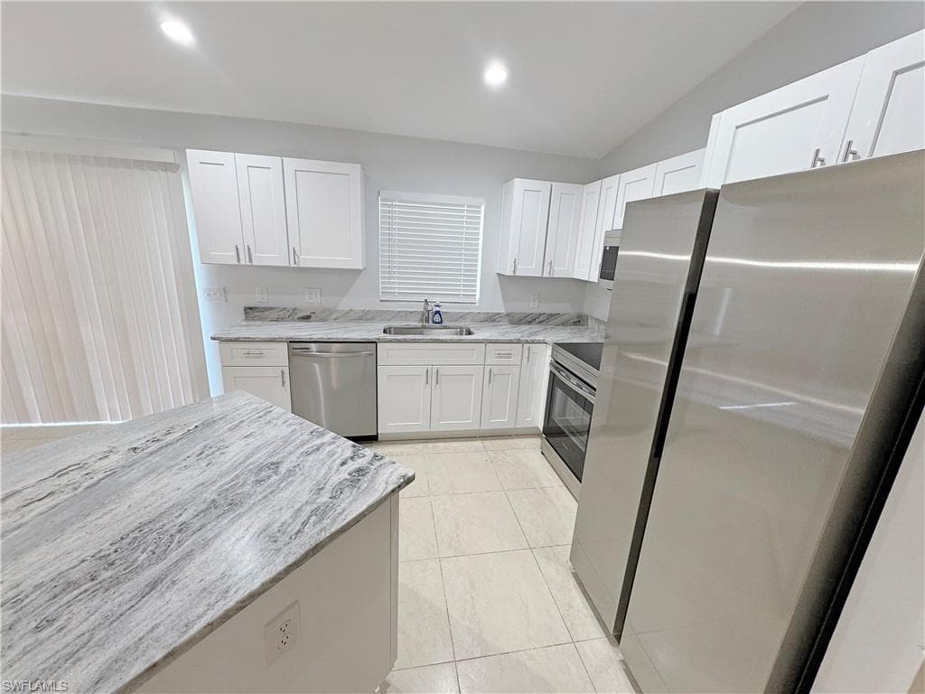 210 Manatee ST, FORT MYERS FL 33913-8