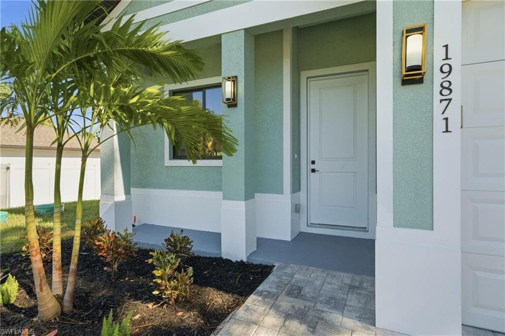 19871 Adams RD, FORT MYERS FL 33908-1