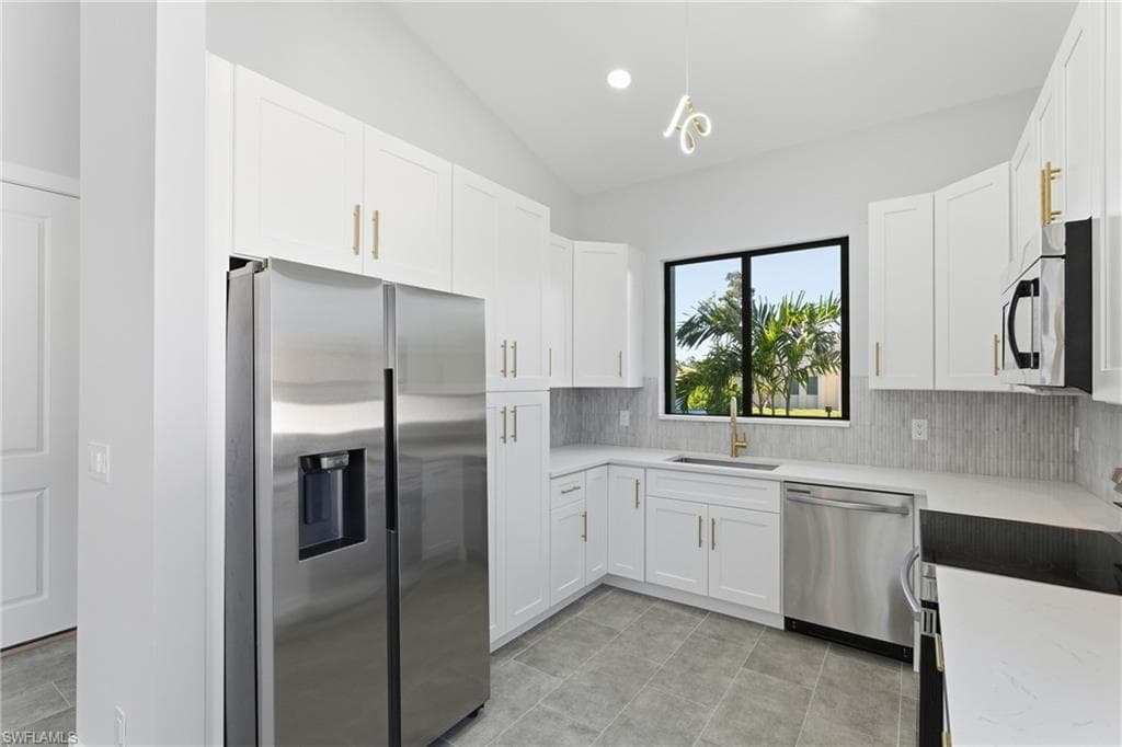 19871 Adams RD, FORT MYERS FL 33908-7