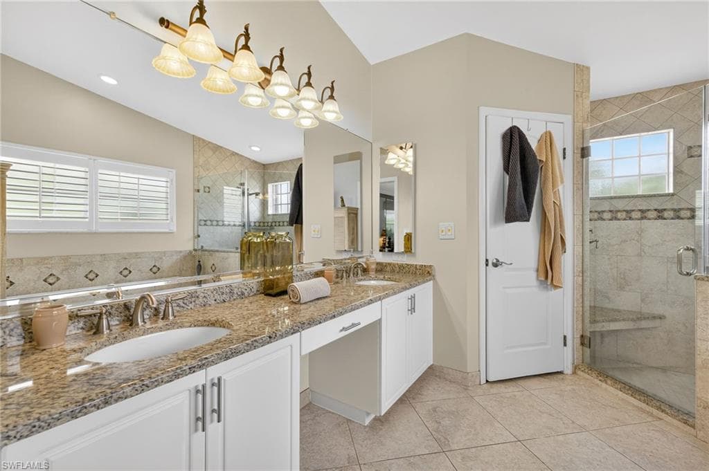 8350 Trentwood CT, FORT MYERS FL 33912-19