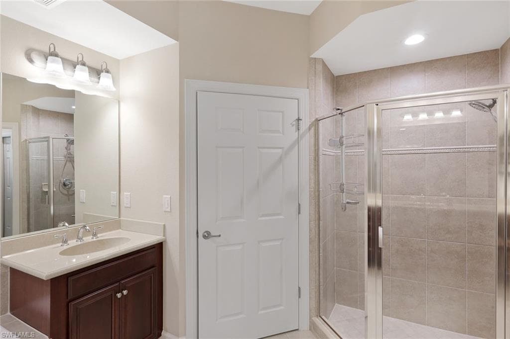 9516 Ironstone TER 101-15
