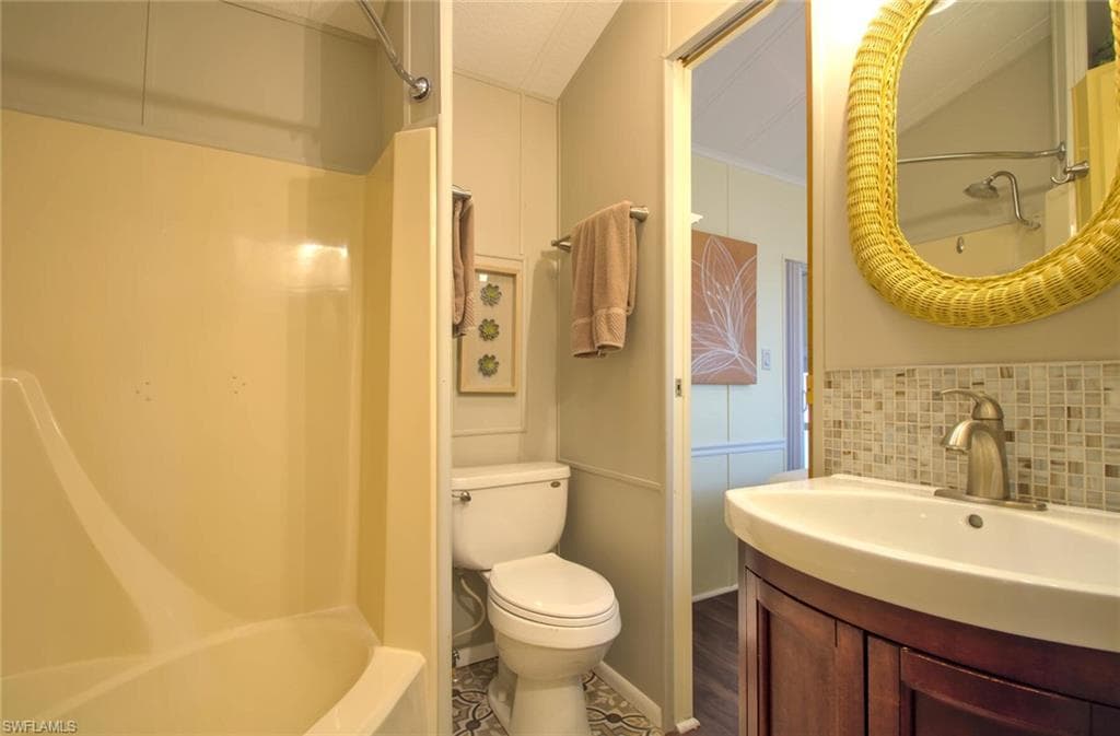 16331 Hermit Thrush LN, FORT MYERS FL 33908-14