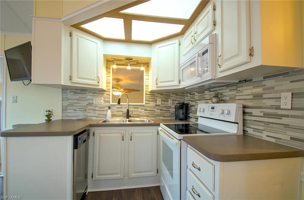 16331 Hermit Thrush LN, FORT MYERS FL 33908-10