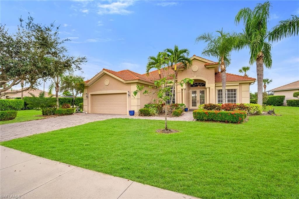 8264 Potomac LN, NAPLES FL 34104-1
