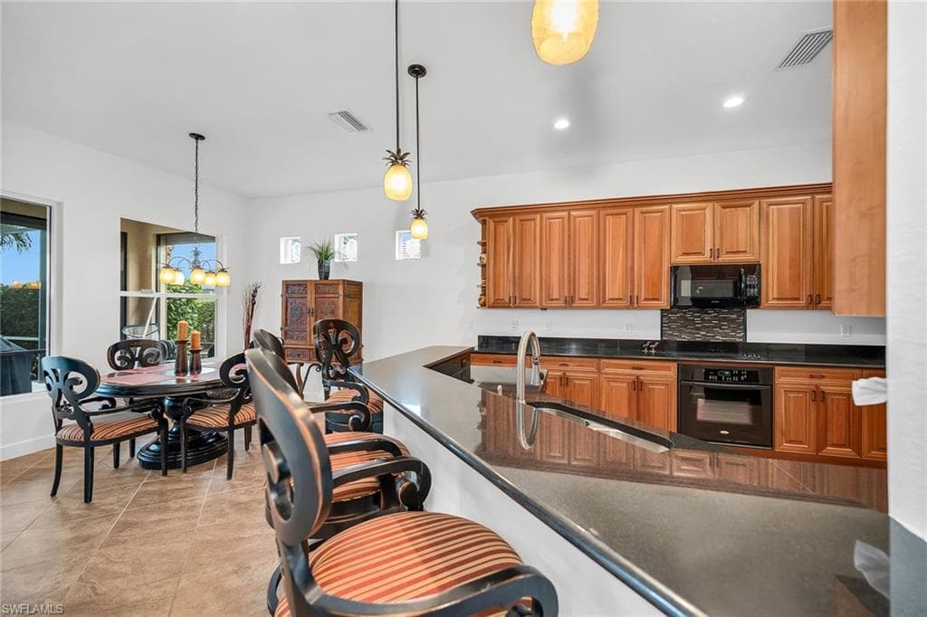 8264 Potomac LN, NAPLES FL 34104-16