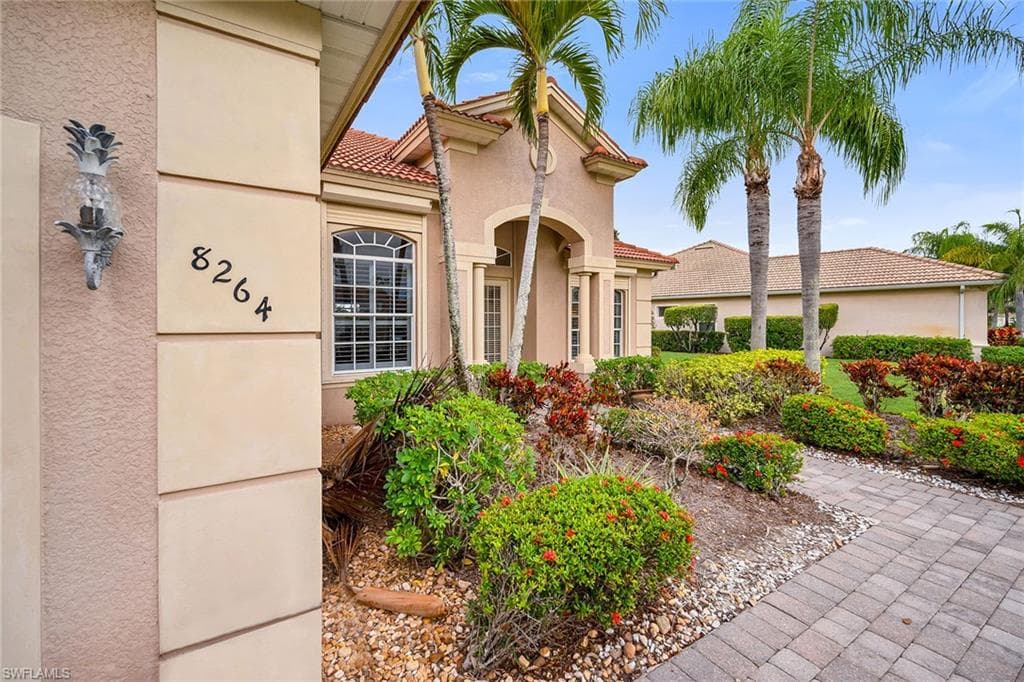 8264 Potomac LN, NAPLES FL 34104-4