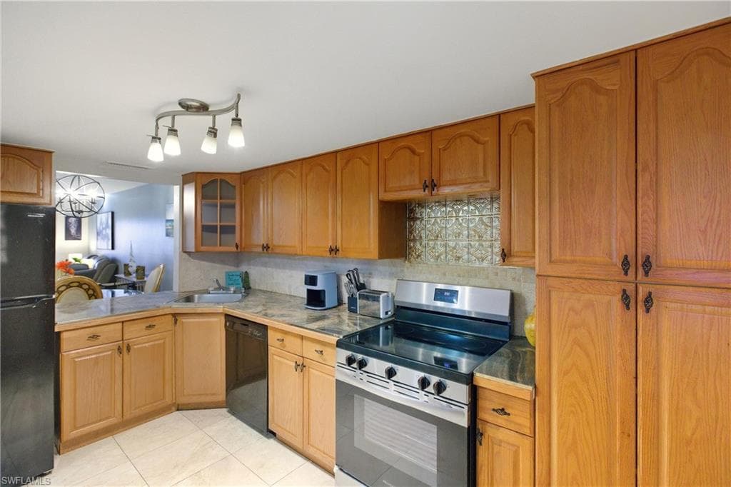 2111 Barkeley LN # 18, FORT MYERS FL 33907-4