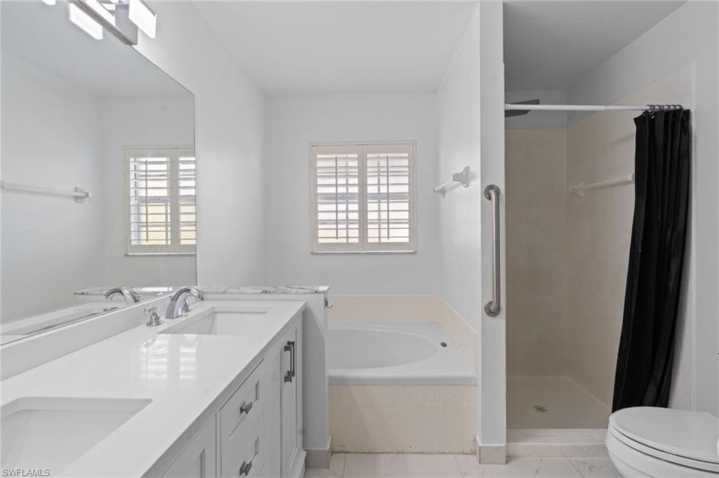 7780 Scarlet CT, NAPLES FL 34104-19