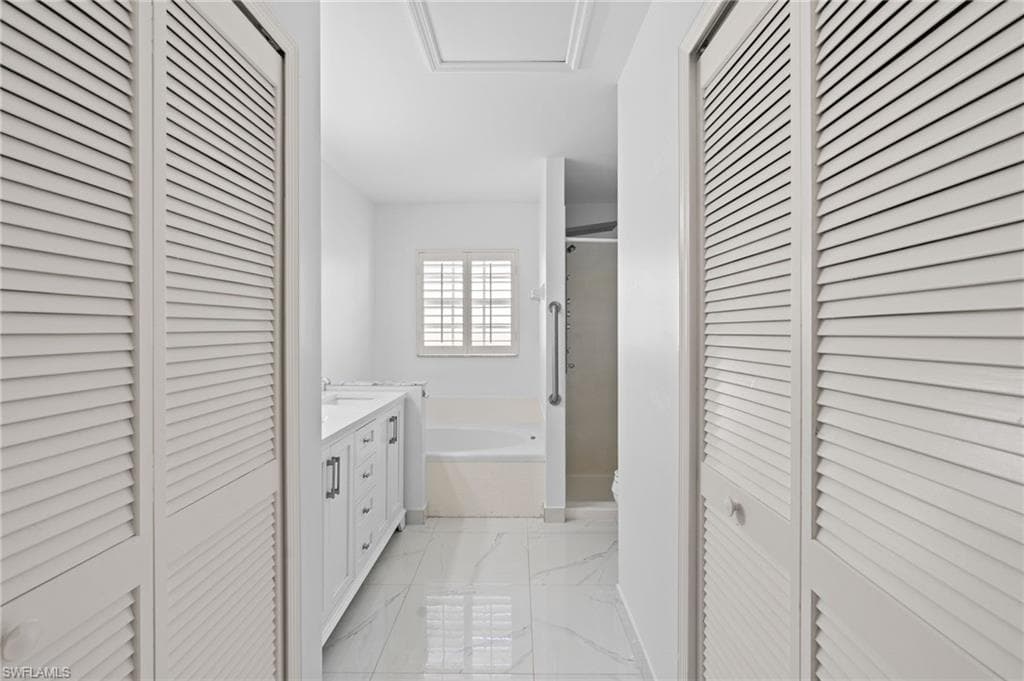 7780 Scarlet CT, NAPLES FL 34104-18