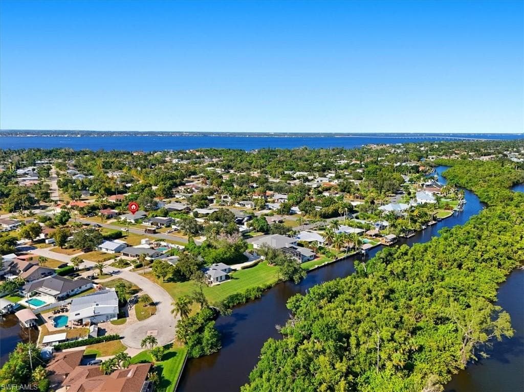 1023 El Valle AVE, FORT MYERS FL 33919-41