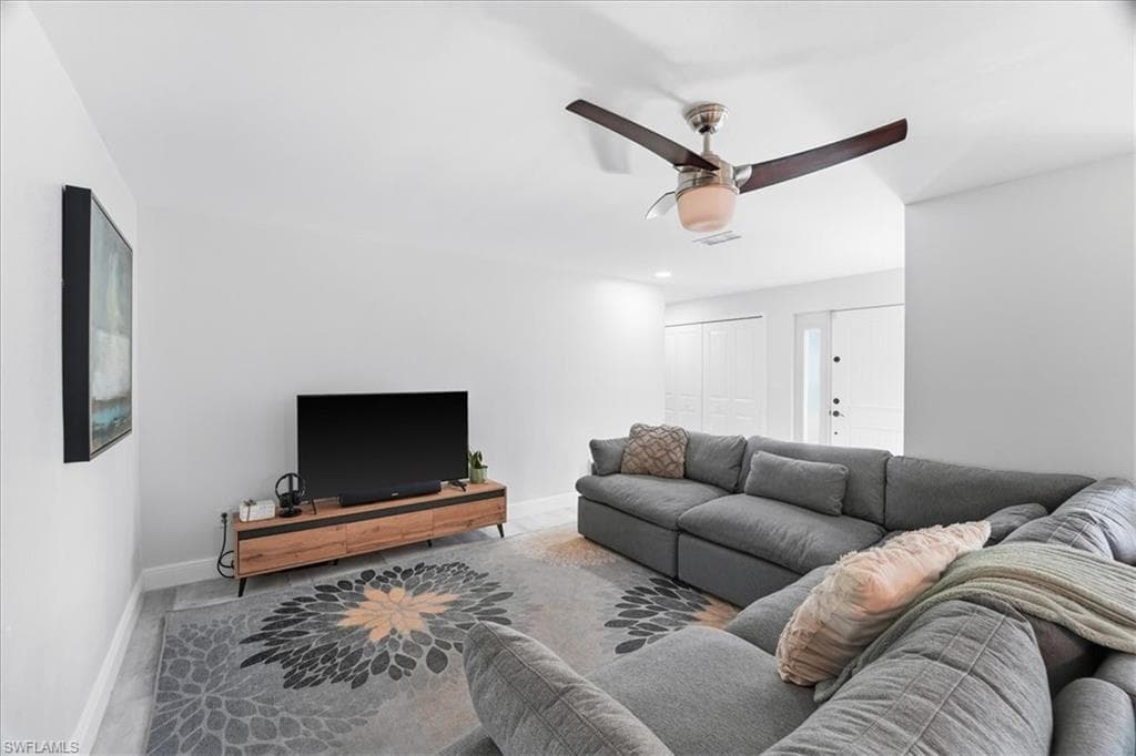 1023 El Valle AVE, FORT MYERS FL 33919-11