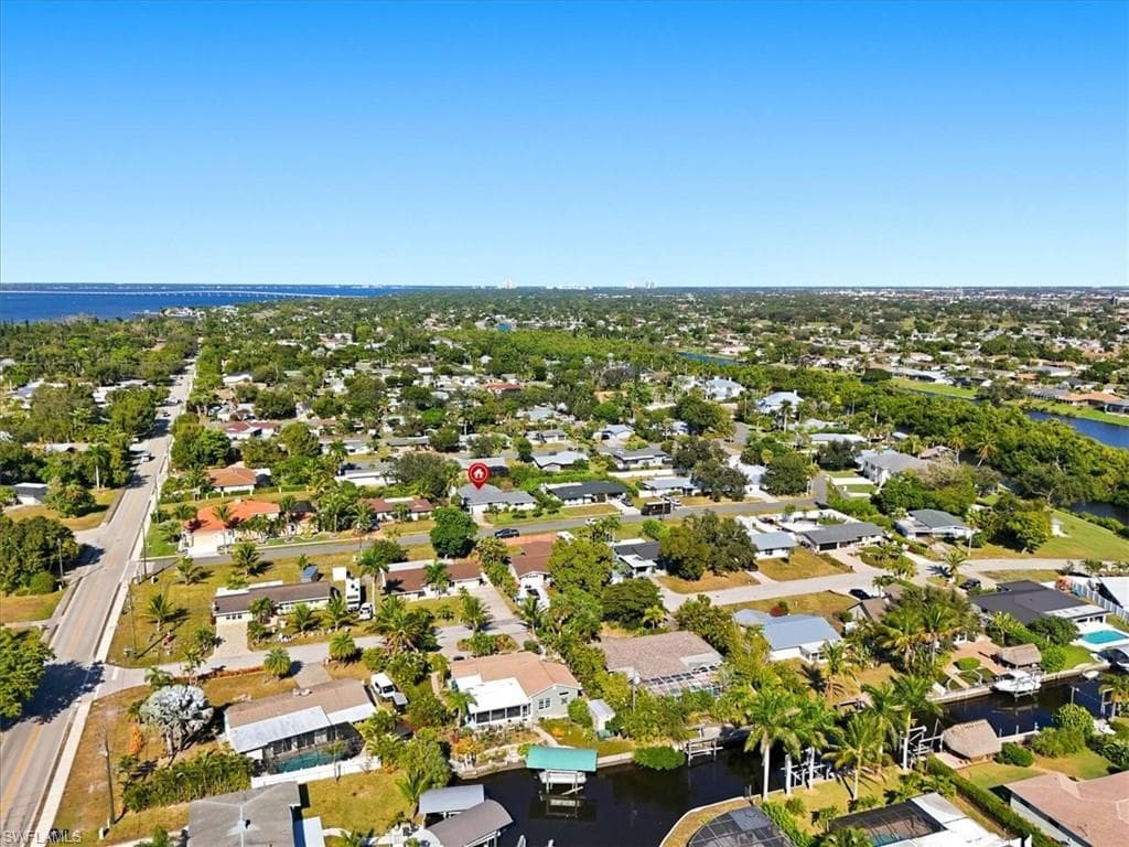 1023 El Valle AVE, FORT MYERS FL 33919-42