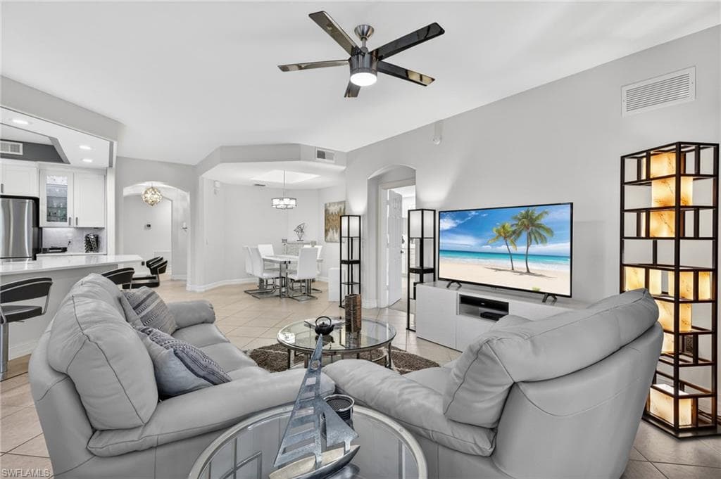 2001 Tarpon Bay DR N # 102, NAPLES FL 34119-9